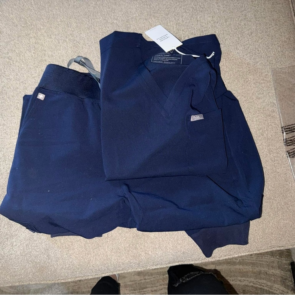 Figs scrubs
